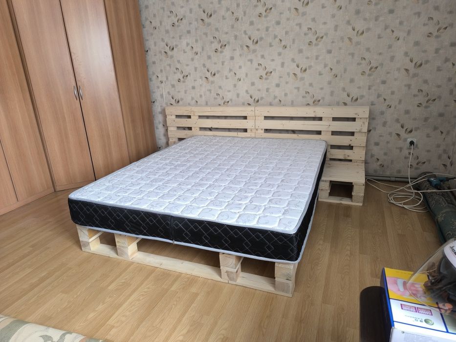 Кровать из паллет