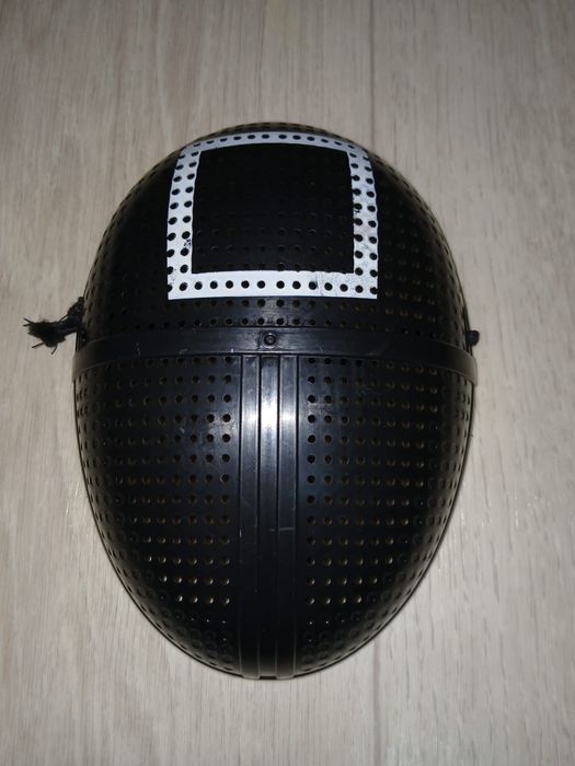 Маска квадрата из игры в кальмара