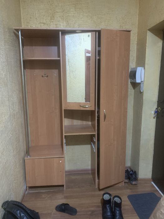 Шкаф б/у  для прихожий