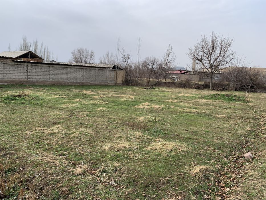 Yer sotiladi 12 sotixdan oshiq