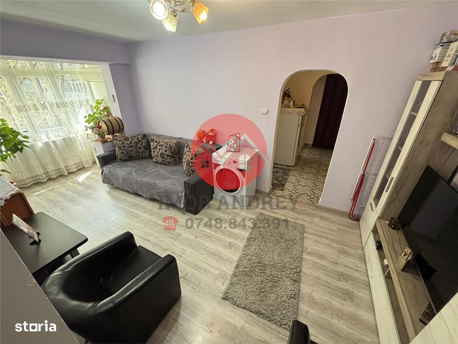 Ap. 4 camere Vest, etaj 2, mobilat, centrala pe gaz, 67 mp