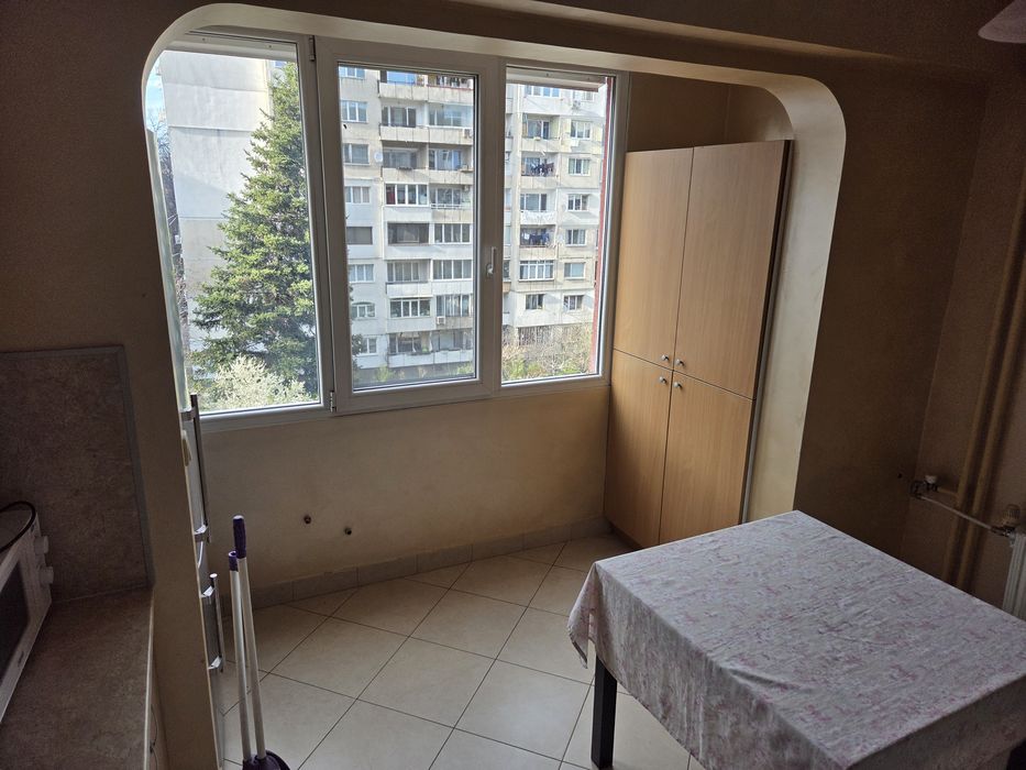 Под наем 3 стаен апартамент