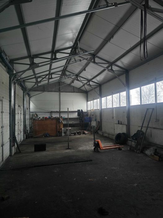 Închiriez hala metalica , birou si spatiu parcare auto si depozitare