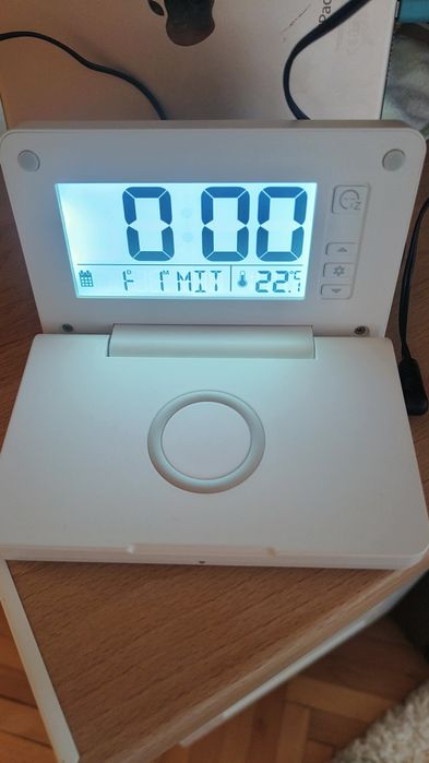 Silvercrest Дигитален будилник с QI зарядна станция 90 x 46 мм бял