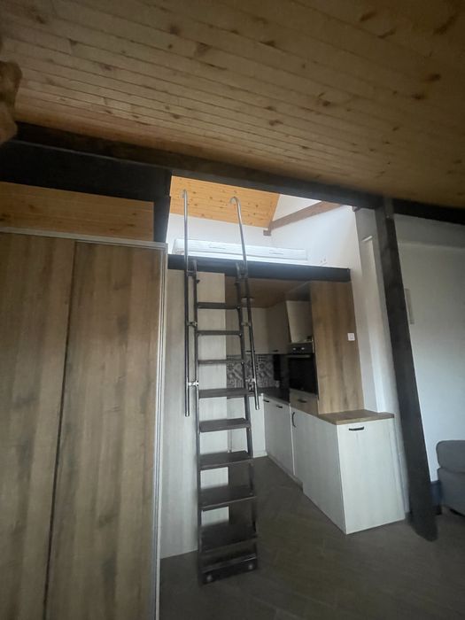 Дава се под наем Етаж от къща в София, Център - 45 кв.м за 648.21 € - Снимка #10