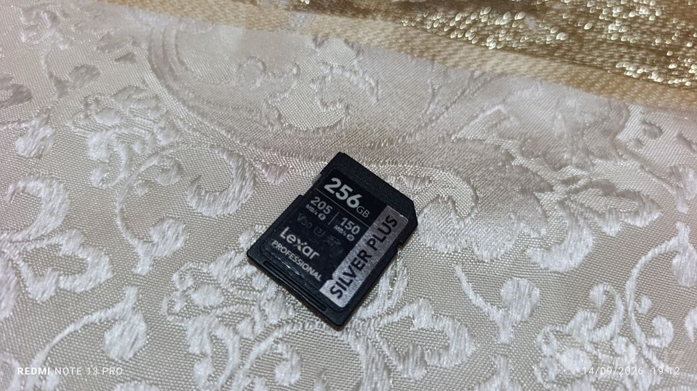 Canon r50 komplekt