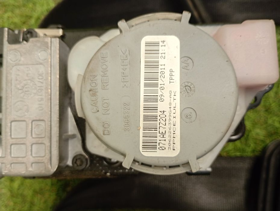 Centuri siguranță fata Audi A4 B8