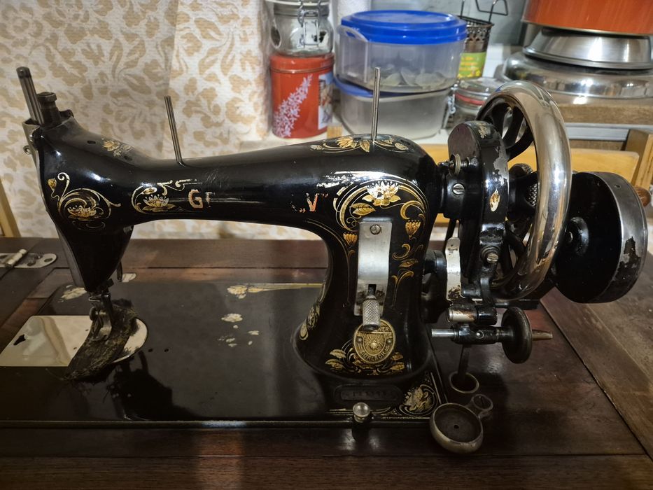 Колекционерски, крачна шевна машина