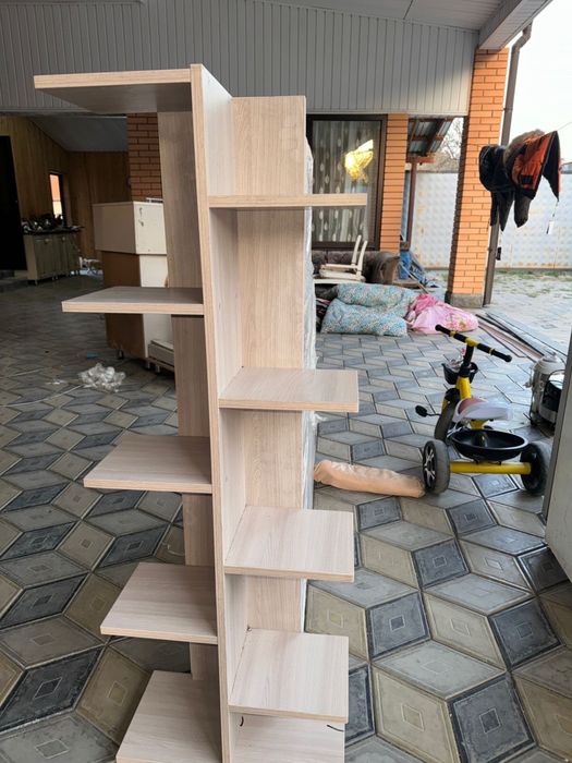 Маникюрные столы и стулья