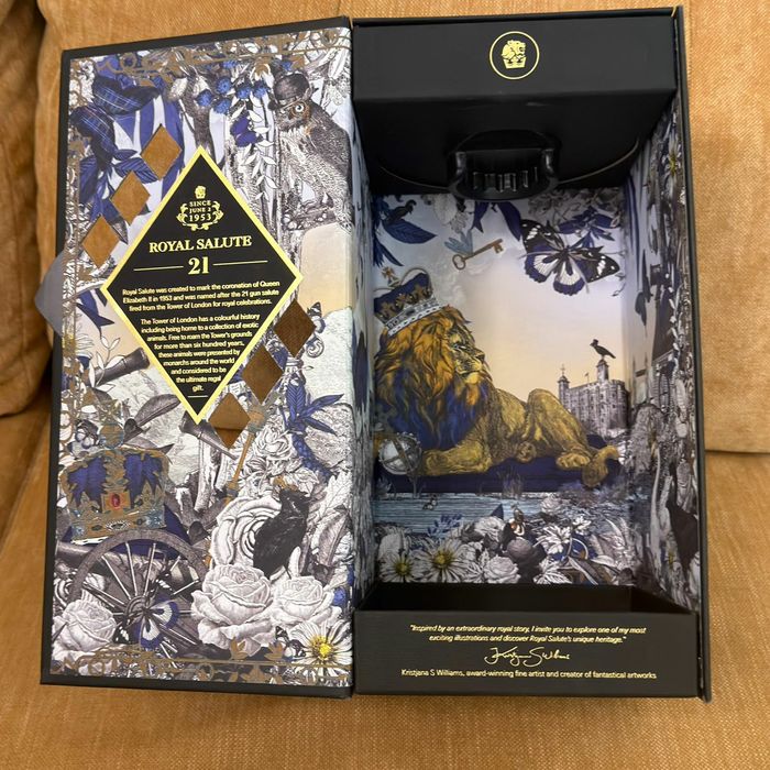 Sticla cu cutia Black Edition