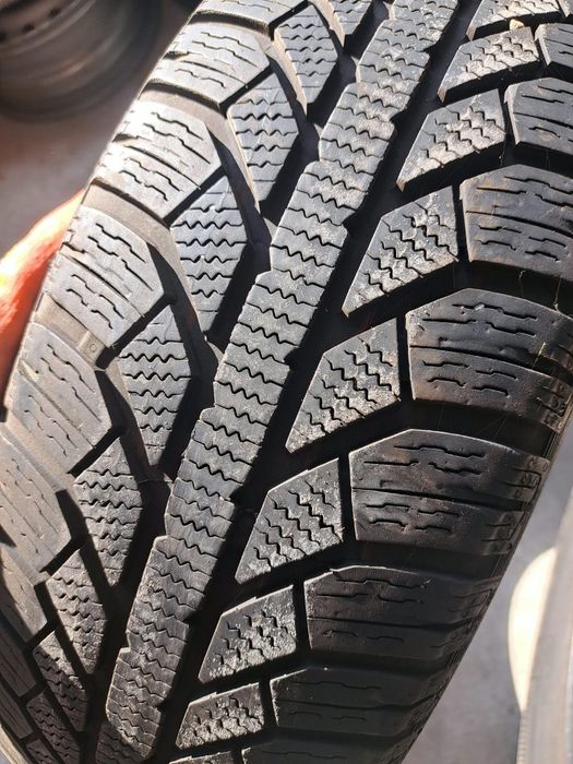 2 anvelope iarnă 185 65 r15 Semperit