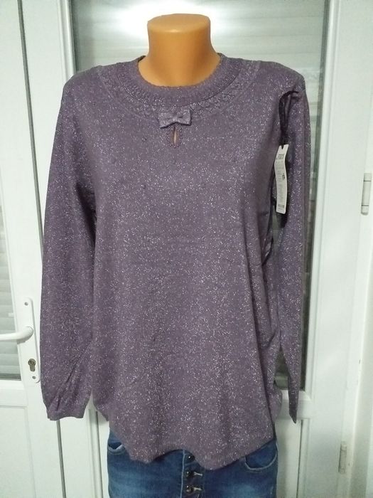 Bluze pentru dame, diferite culori și mărimi.