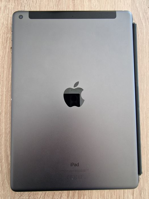Vând iPad gen 9 A2604