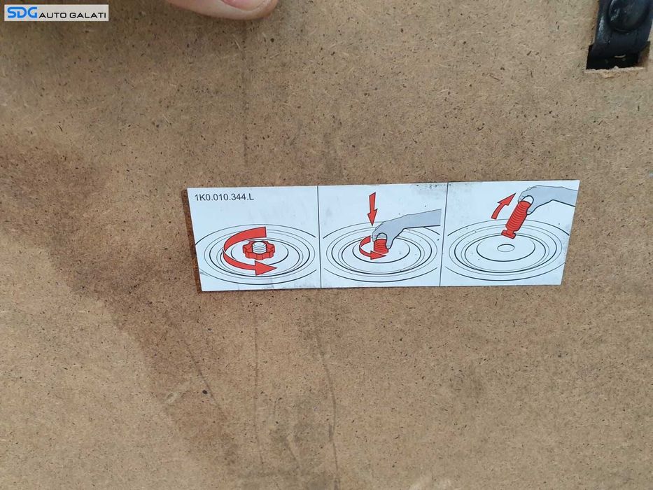 Tapiterie Mocheta Podea Capac Portbagaj Roata Rezerva Volkswagen Golf Plus 2004 - 2008 Cod 1K0010344L