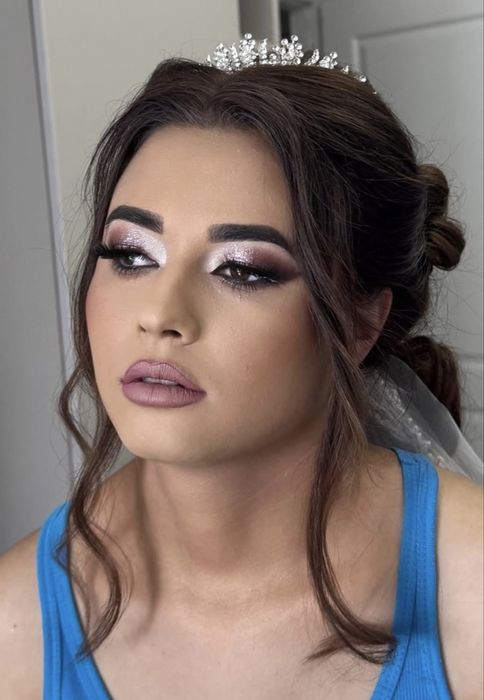 Make-up artist cu experiență in Bucuresti.