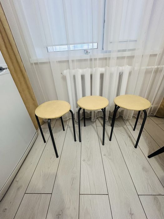 Стол 3 орындықпен сатылады