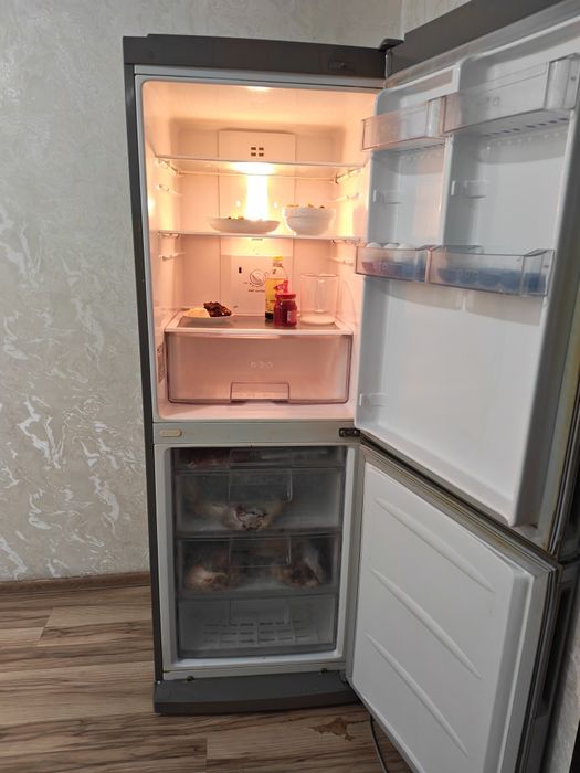 Продаю холодильник