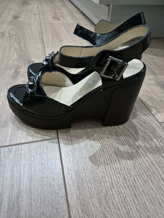 Обувь новая на платформе