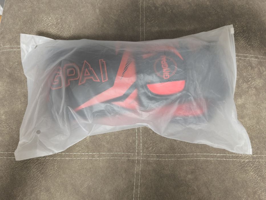 Боксерские перчатки 8oz