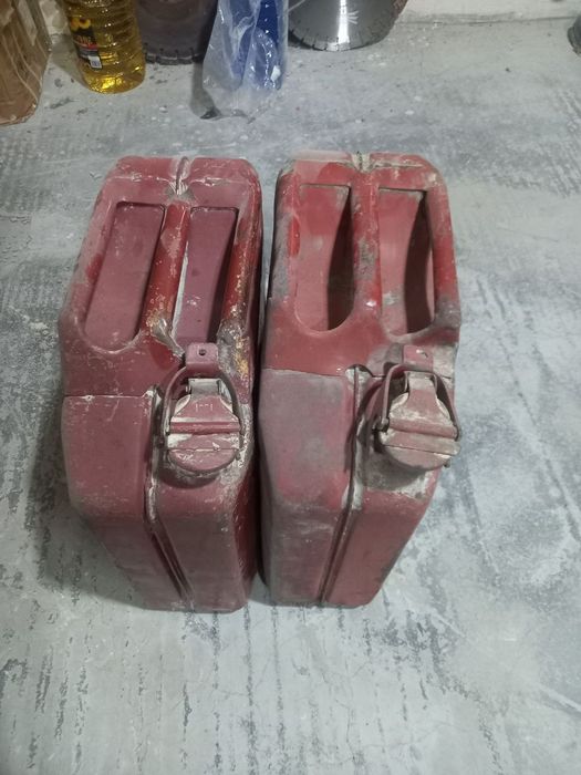 Канистер для бензин