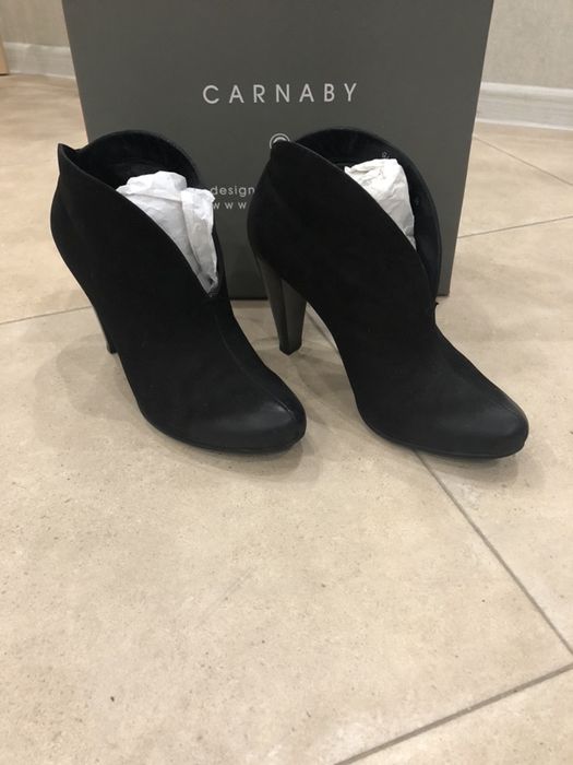 Продам ботильоны женские фирма «Carnaby»