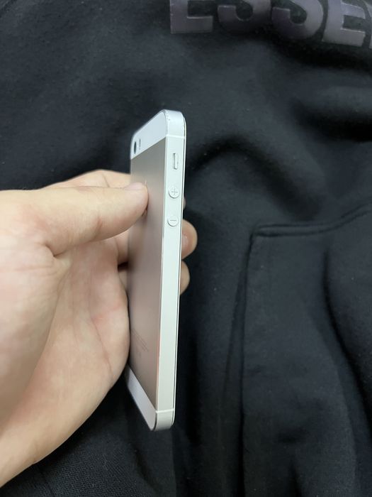 iPhone 5s / всё работает / Touch ID не работает