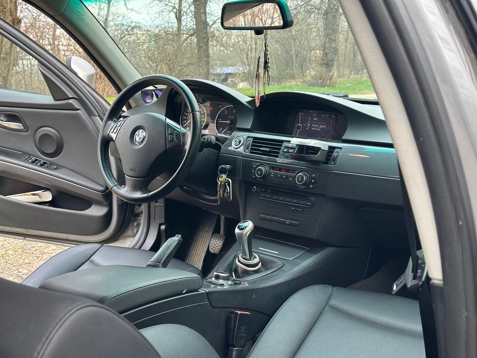 BMW 3 Series 2011 — imagine 3