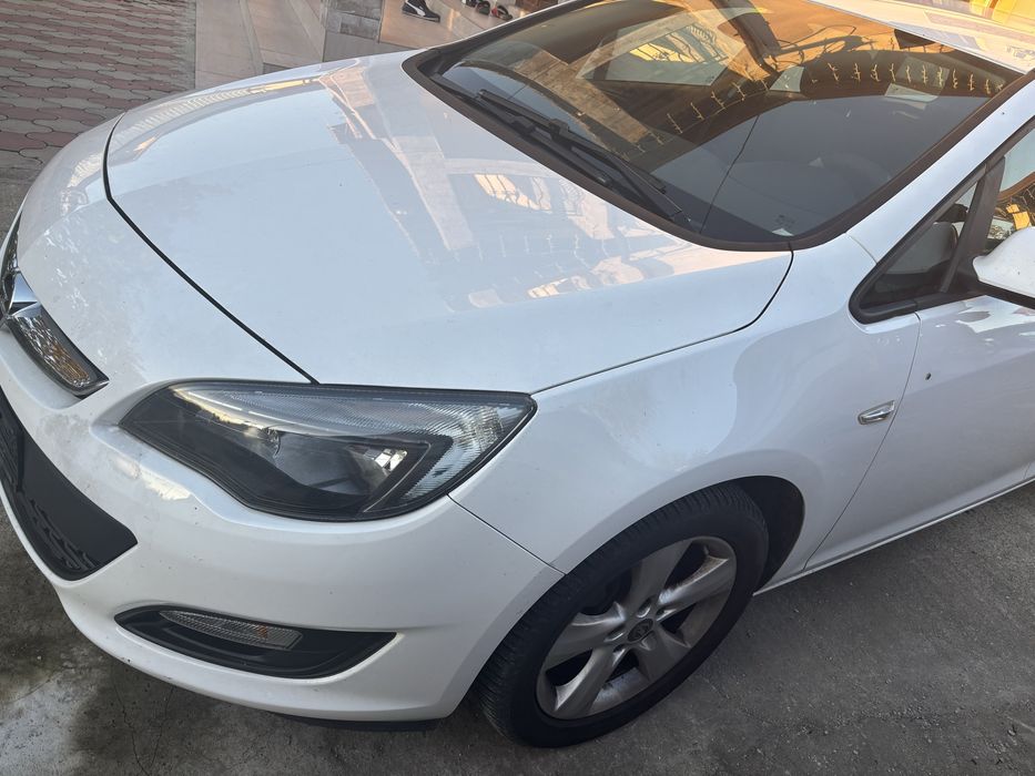 Dezmembrez Opel astra j facelift 1.6 EcoFlex  euro 6 an 2018