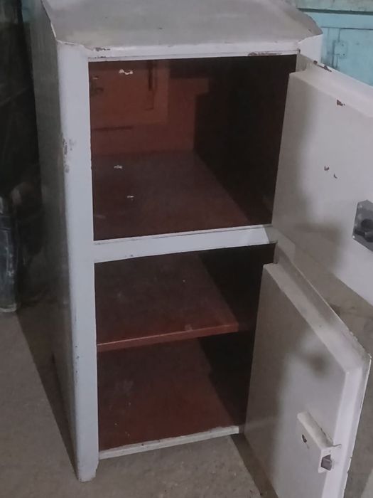 Сейф 50х50х150 надежный