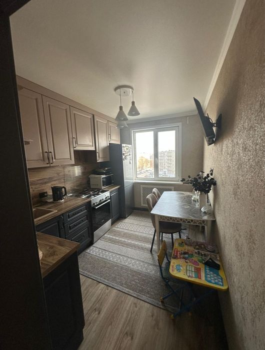 Прдается 4х комнатная