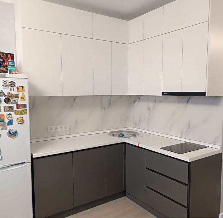 Кухонный . Шкаф . Прихожий