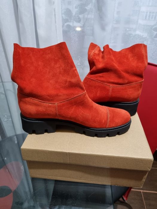 Ghete rosii piele intoarsa 38