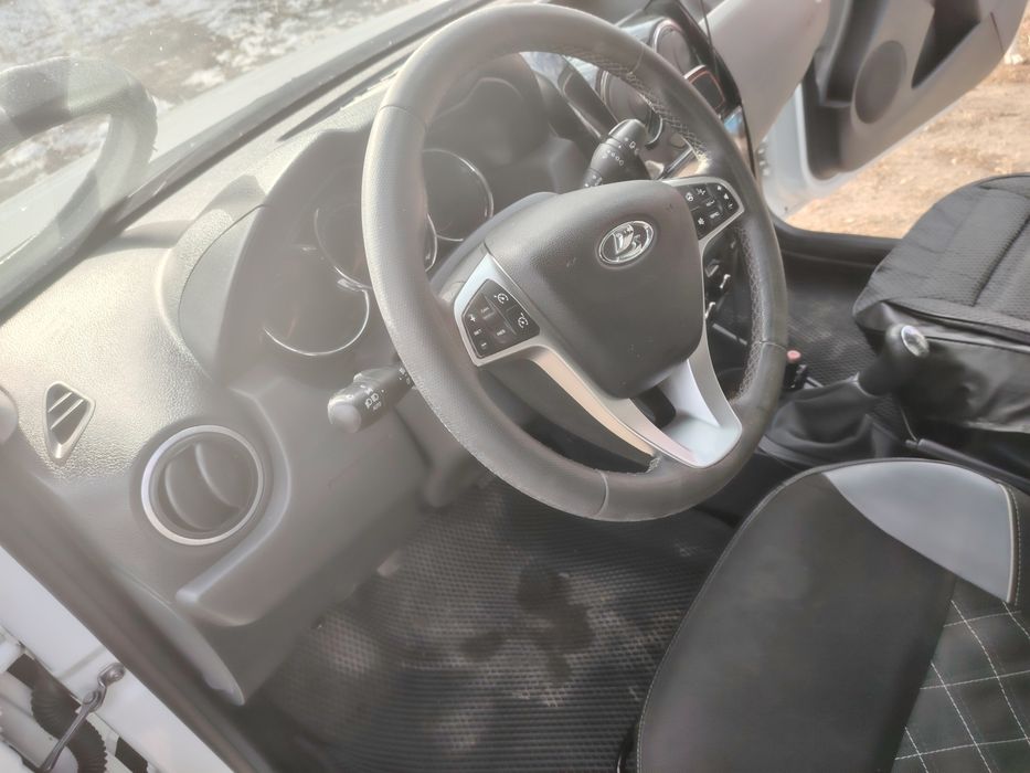 Продам машину Ларгус кросс люкс