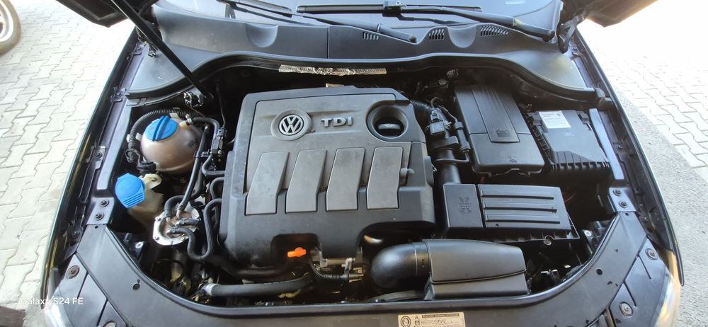 Vând passat b6 .