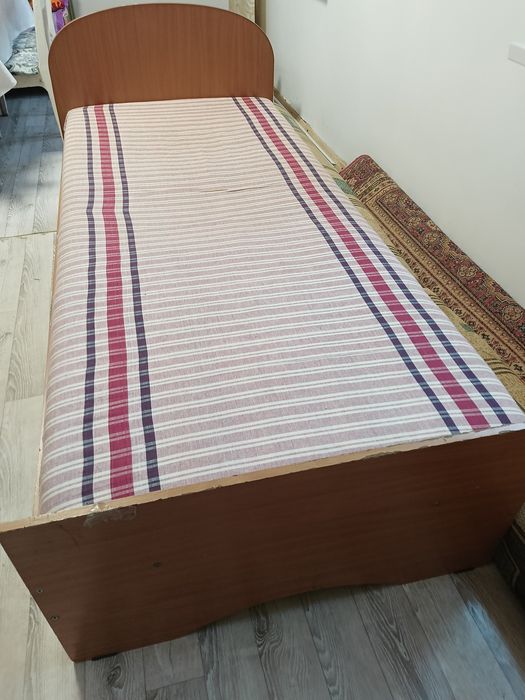 Кровать односпальняя