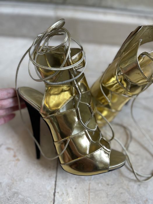 Sandale aurii Giuseppe Zanotti