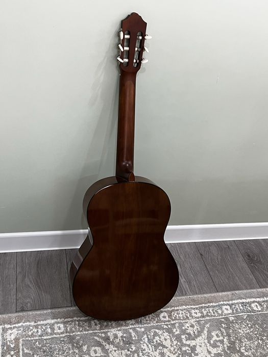 Yamaha C40 классическая гитара — отличное состояние