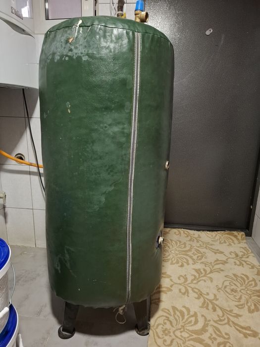 Продам электрический водонагреватель, напольный, 0.8 кубм.