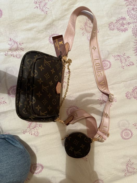 Веши есть как б/у и новые отдам недорого