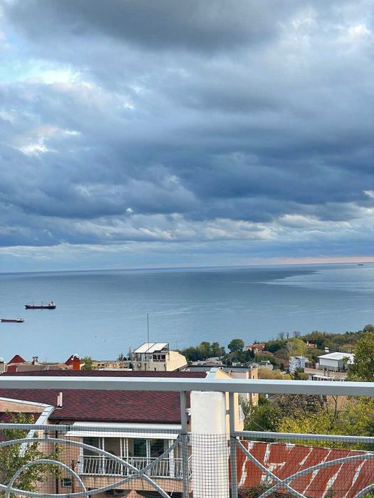 Дава се под наем Къща в Бургас, Център - 220 кв.м за 1300 € - Снимка #13