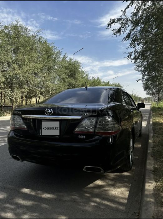 Toyota Crown 2010