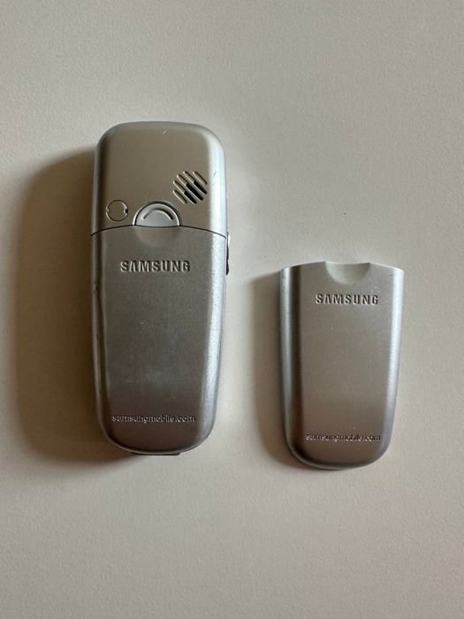 Продавам Samsung SGH-X100