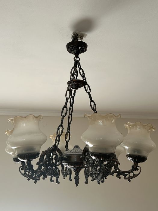 Месингови полилеи