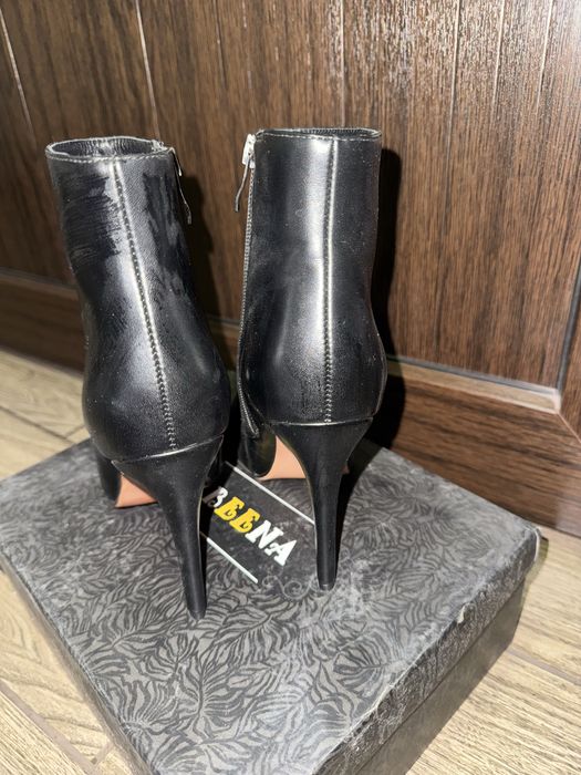 Продам новые ботильоны