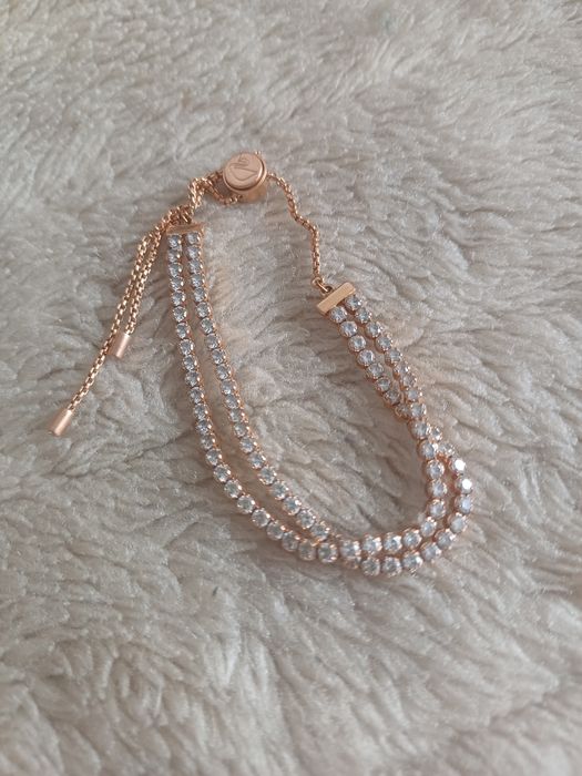 Vând brățară swaroski lipita dar în stare perfecta purtata