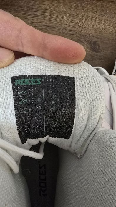 Role ROCES Xenon 2.5W marime 36