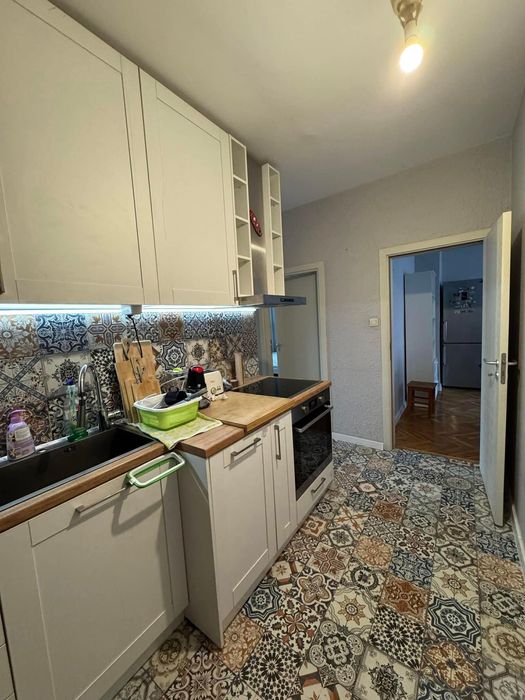 Тристаен, под наем, Център-пл. Македония