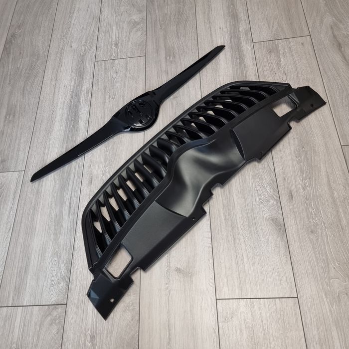 Grila bara fata / radiator / capota Skoda Fabia 2 Facelift 5J Roomster 2010-2014 #NOUA VRS SPORT NEAGRA