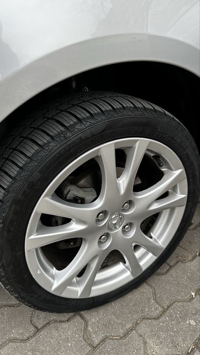 Лек авромобил Мазда 2