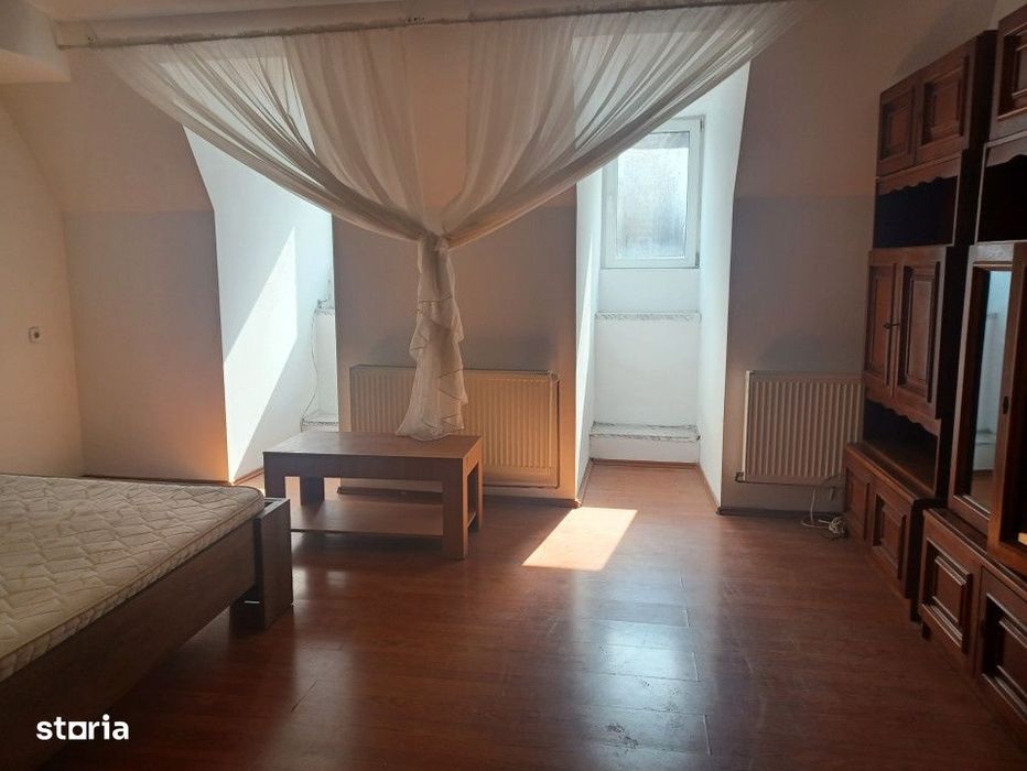 De vanzare apartament 3 camere in Centrul Vechi